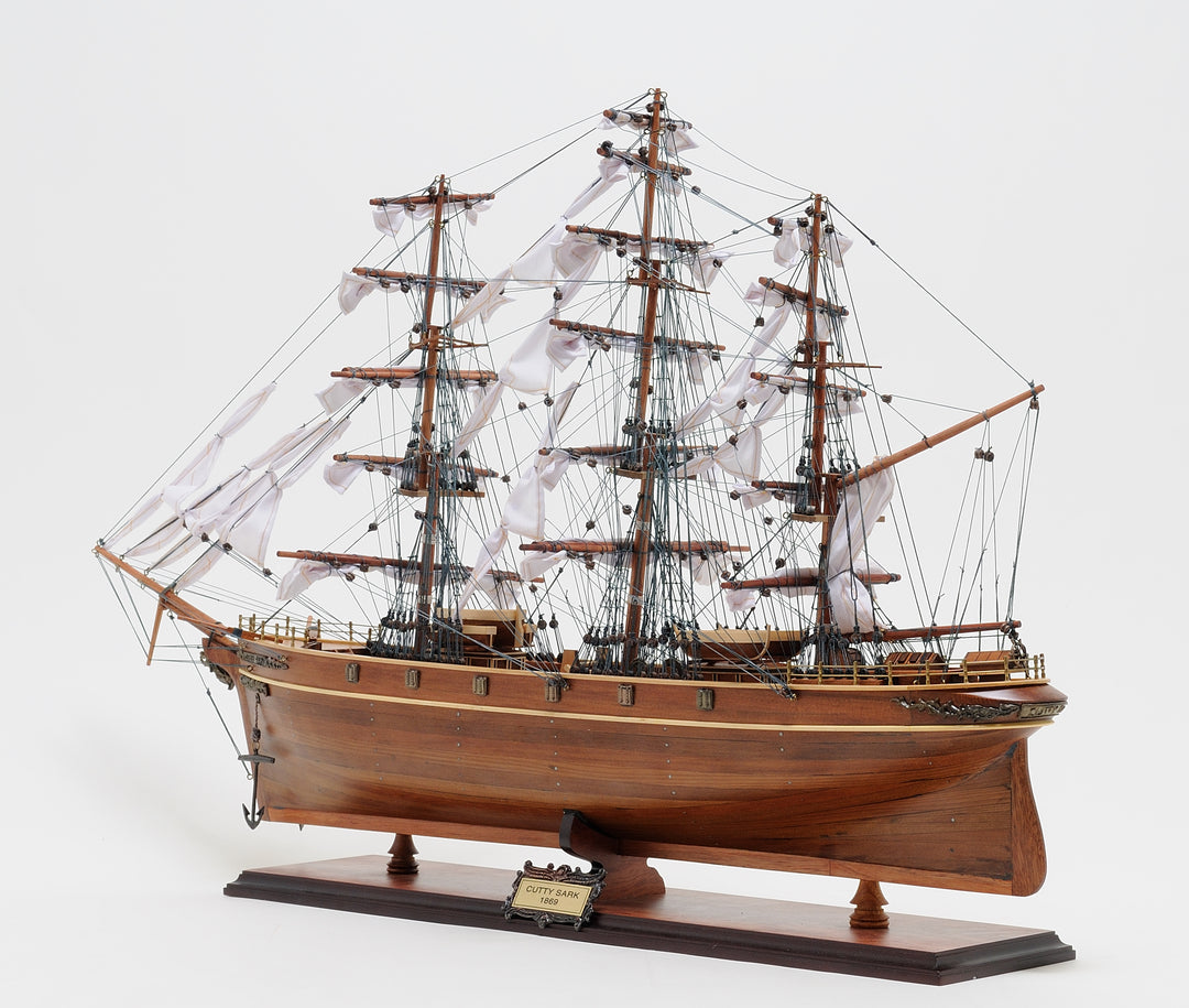 1800s Hand-Built Cutty Sark Clipper Ship Model w/Sails