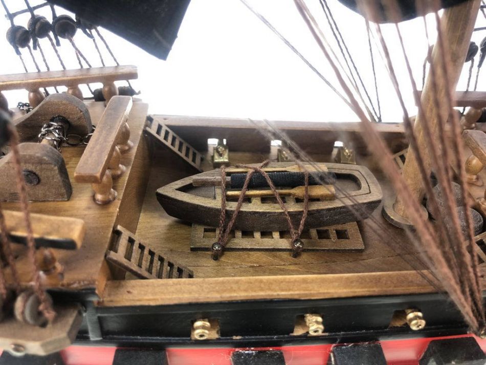 Limited Blackbeard's Queen Anne's Revenge Model Pirate Ship 26"