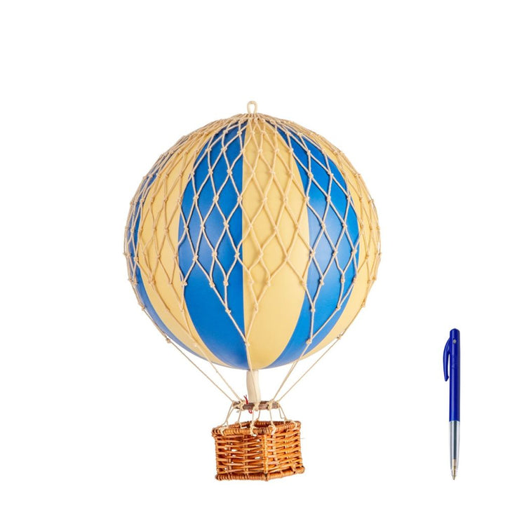 Travels Light Hanging Balloon (Multiple Colors)